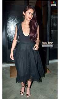 Ileana D'Cruz feet photo thumbnail