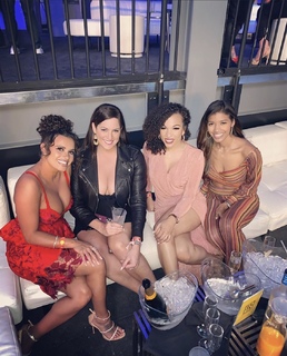 Joy Taylor feet photo thumbnail
