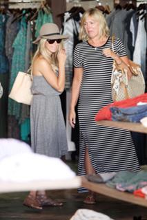 Ashley Tisdale feet photo thumbnail
