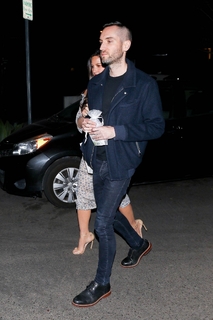 Olivia Munn feet photo thumbnail