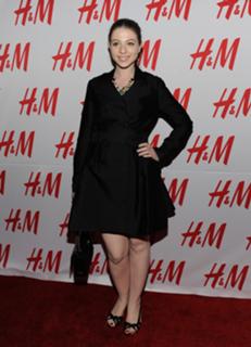 Michelle Trachtenberg feet photo thumbnail