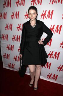 Michelle Trachtenberg feet photo thumbnail