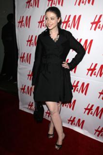 Michelle Trachtenberg feet photo thumbnail