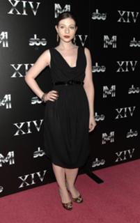 Michelle Trachtenberg feet photo thumbnail
