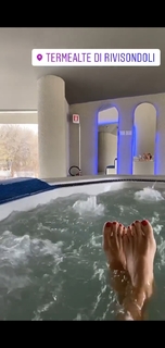 Veronica Maya feet photo thumbnail