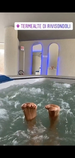 Veronica Maya feet photo thumbnail