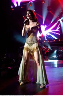 Selena Gomez feet photo thumbnail