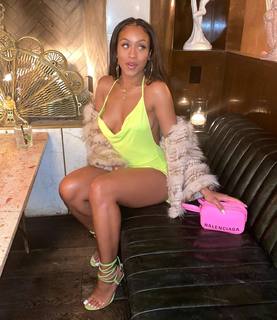 Jilly Anais feet photo thumbnail