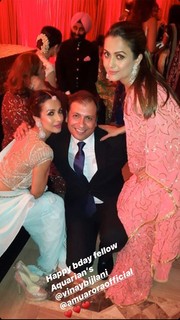 Malaika Arora feet photo thumbnail