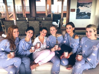 Lea Michele feet photo thumbnail