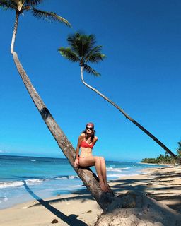 Camila Queiroz feet photo thumbnail
