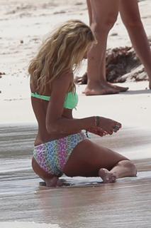 Candice Swanepoel feet photo thumbnail