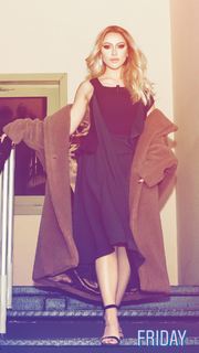Hadise feet photo thumbnail