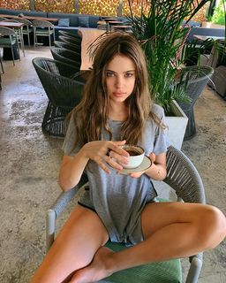 Xenia Tchoumitcheva feet photo thumbnail