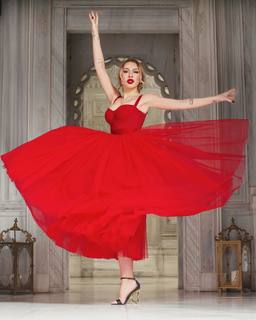 Hadise feet photo thumbnail