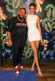 Kendall Jenner feet photo thumbnail