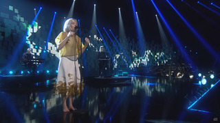Aurora Aksnes feet photo thumbnail