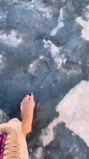 Nicole Scherzinger feet photo thumbnail