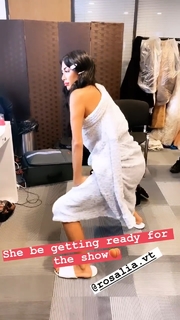 Nicole Scherzinger feet photo thumbnail