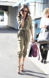 Zoe Saldana feet photo thumbnail