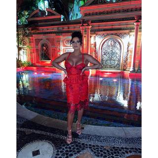 Joy Taylor feet photo thumbnail
