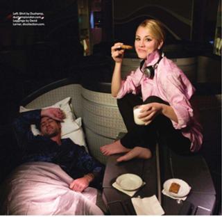 Kaley Cuoco feet photo thumbnail