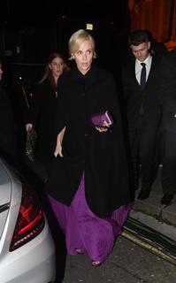 Charlize Theron feet photo thumbnail