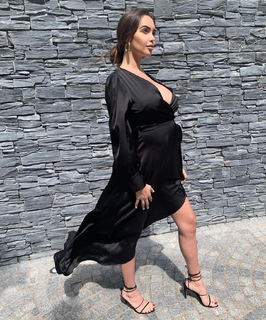 Nabilla Benattia feet photo thumbnail
