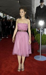 Marion Cotillard feet photo thumbnail
