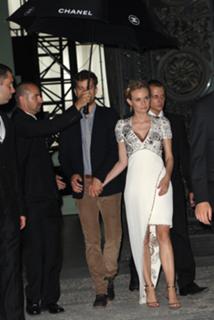 Diane Kruger feet photo thumbnail