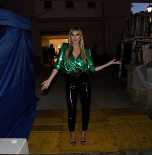 Heidi Klum feet photo thumbnail