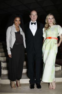 Diane Kruger feet photo thumbnail