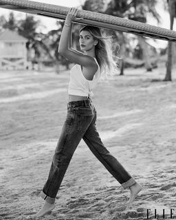 Hailey Bieber feet photo thumbnail