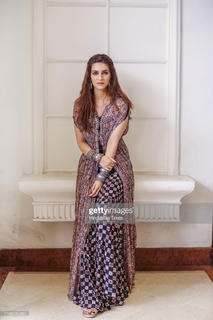 Kriti Sanon feet photo thumbnail