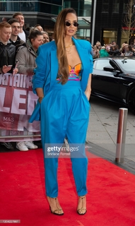 Alesha Dixon feet photo thumbnail