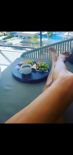 Brooke Burke feet photo thumbnail