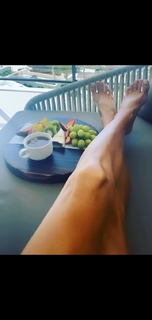Brooke Burke feet photo thumbnail