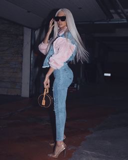 Jelena Karleusa feet photo thumbnail