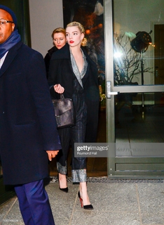 Anya Taylor-Joy feet photo thumbnail
