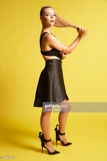 Anya Taylor-Joy feet photo thumbnail
