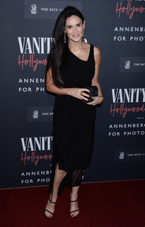 Demi Moore feet photo thumbnail
