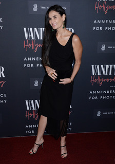 Demi Moore feet photo thumbnail