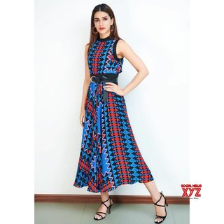 Kriti Sanon feet photo thumbnail