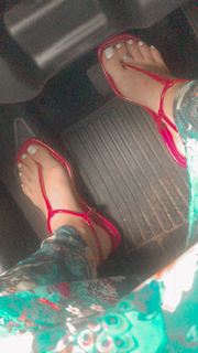 Alaine Crissiê feet photo thumbnail