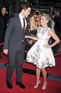 Reese Witherspoon feet photo thumbnail