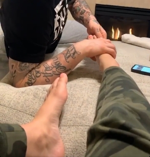 Paige VanZant feet photo thumbnail
