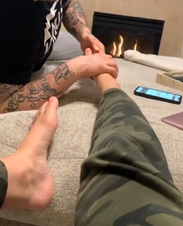 Paige VanZant feet photo thumbnail