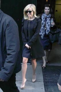 Reese Witherspoon feet photo thumbnail