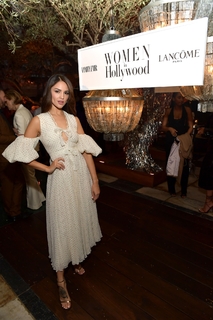 Eiza González feet photo thumbnail