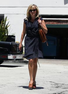 Reese Witherspoon feet photo thumbnail